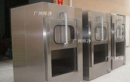 傳遞窗廣泛應(yīng)用于微細(xì)科技、生物實(shí)驗(yàn)室、制藥廠、醫(yī)院、食品加工業(yè)、LCD、電子廠等等一切需要空氣凈化的場所。