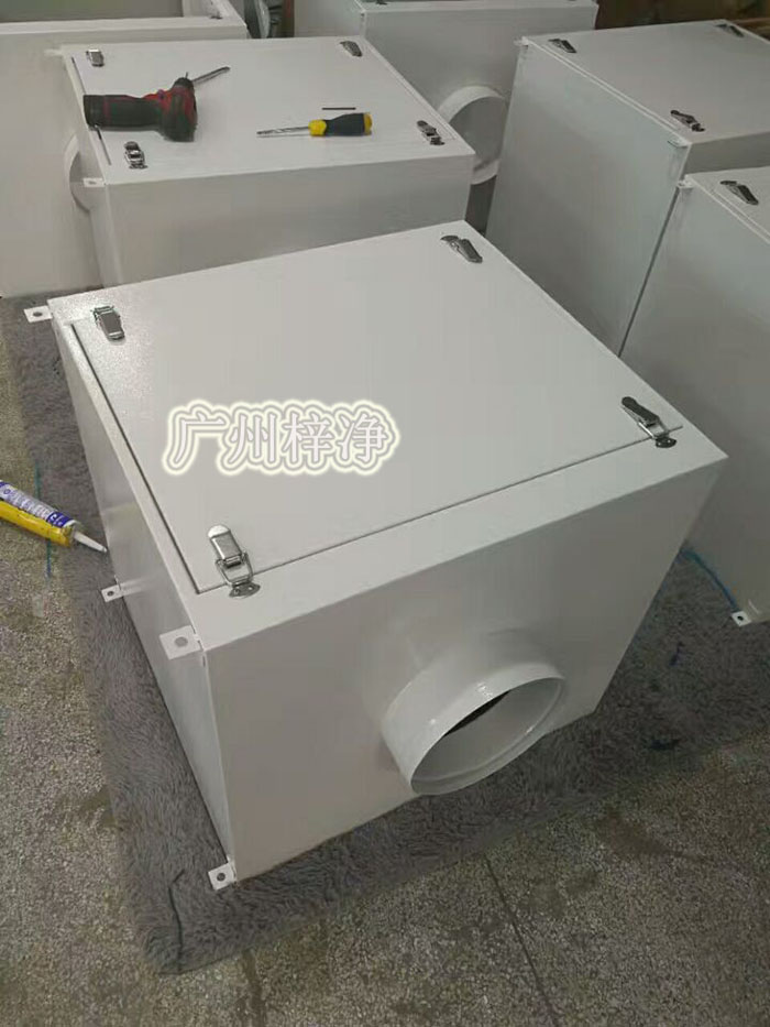 增壓新風柜根據(jù)所需風量的風壓不同，在電機功率適用范圍內調整風機轉速，達到所需效果；